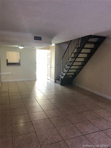 4415 W 10th Ln unit 14, Hialeah, FL 33012 - photo 1