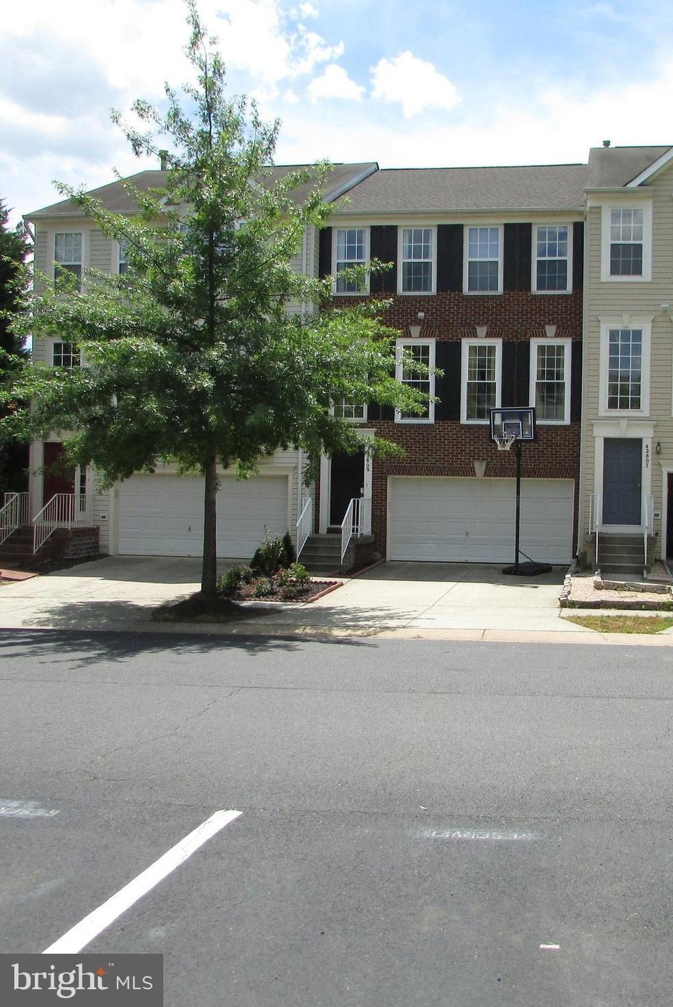 42809 Shaler St, Chantilly, VA 20152 - photo 1