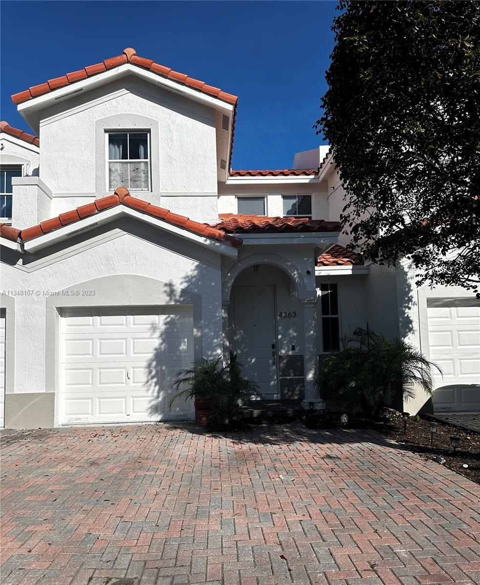 4363 NW 115th Ct, Doral, FL 33178 - photo 1