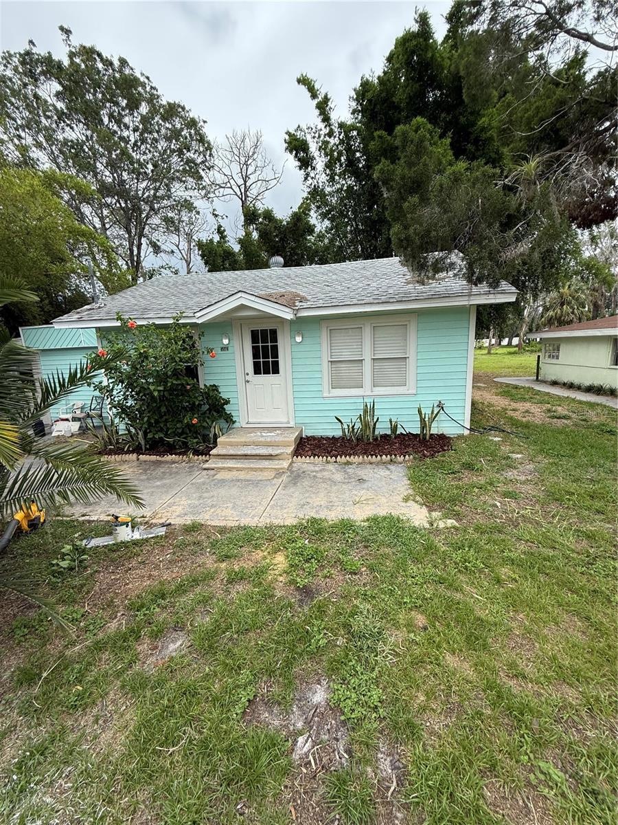 Duplex: 2 Bedroom/1 Bath