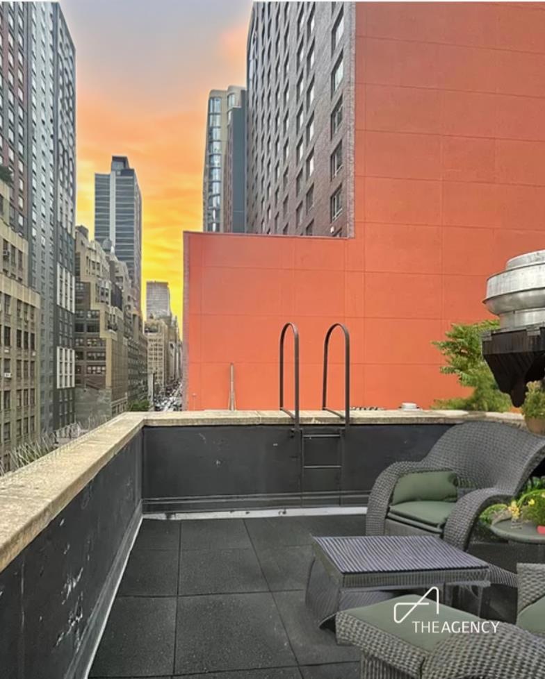 356 W 39th St unit 4, New York, NY 10018 - photo 1