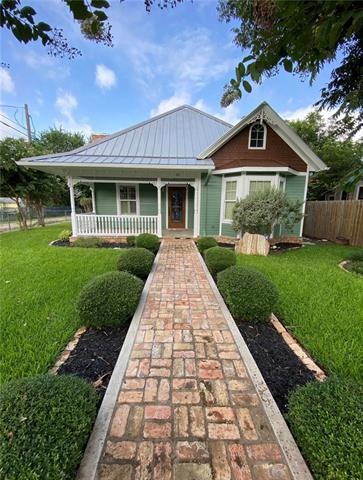 461 N Central Ave, New Braunfels, TX 78130 - photo 1