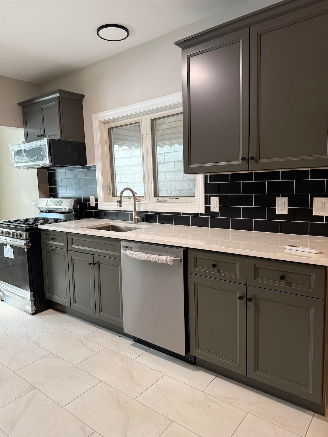 183 Lexington Ave, Jersey City, NJ 07304 - photo 1