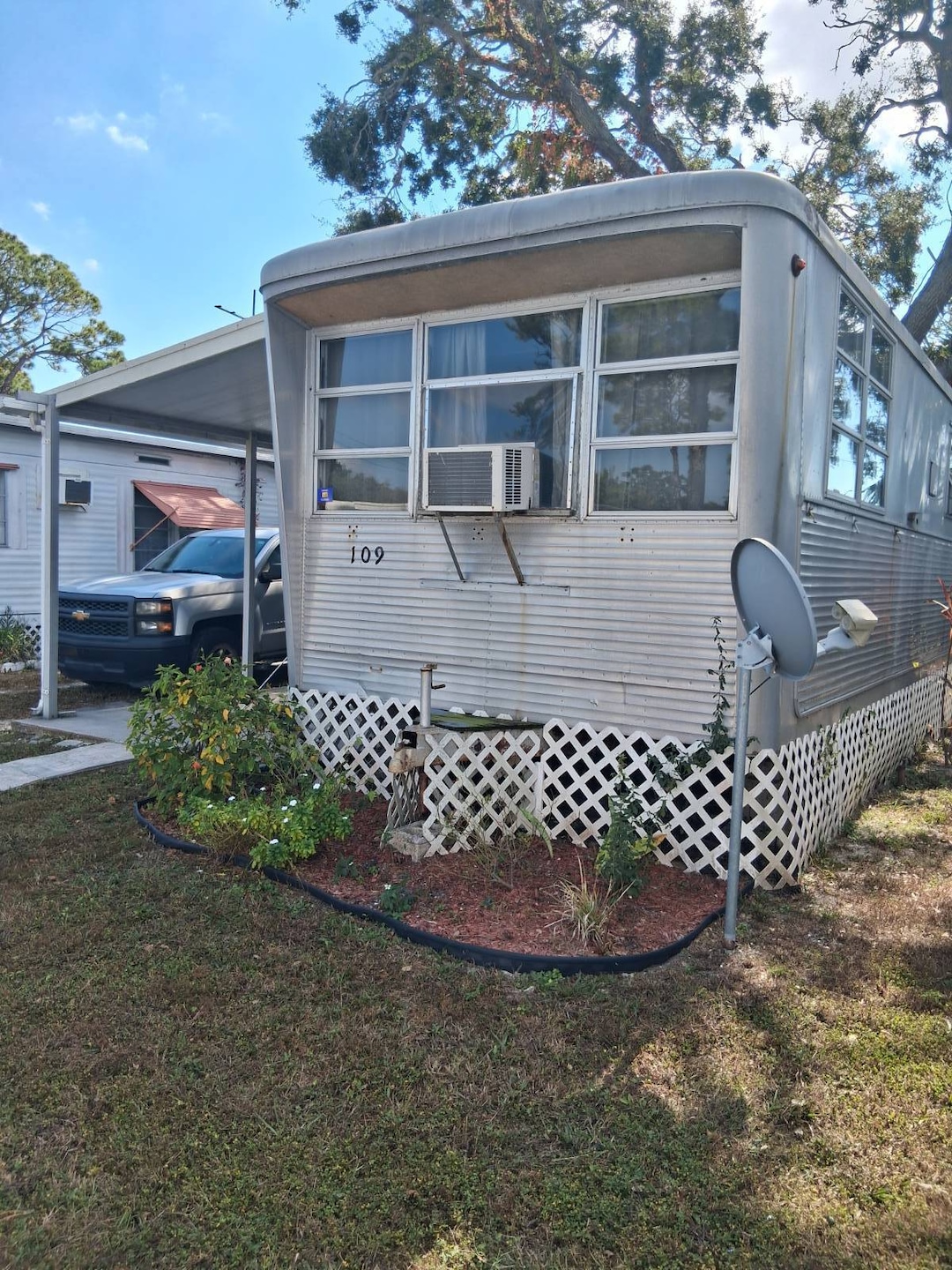 6135 66th St N unit Lot 109, Saint Petersburg, FL 33709 - photo 1