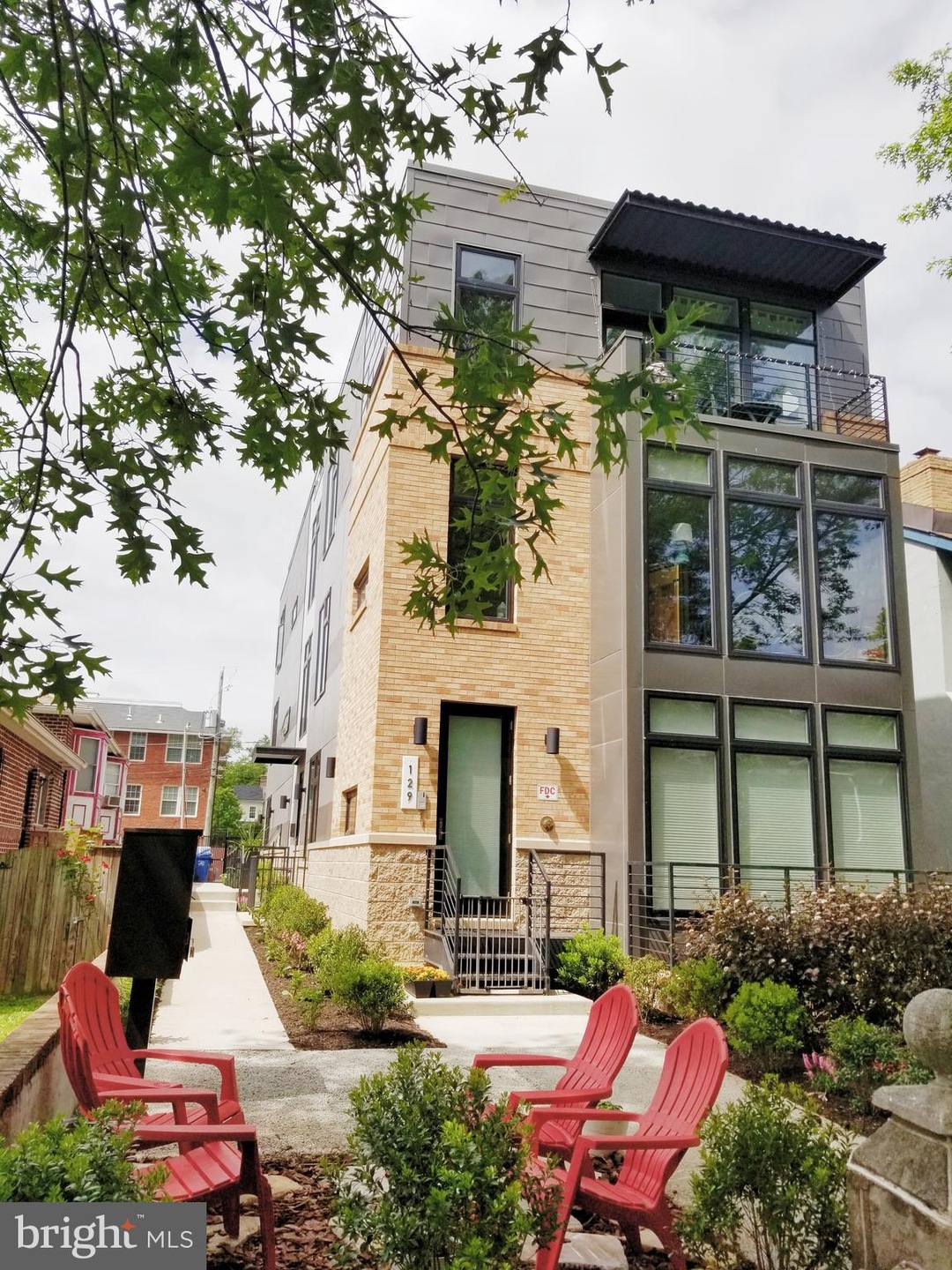 129 Varnum St NW unit 4, Washington, DC 20011 - photo 1