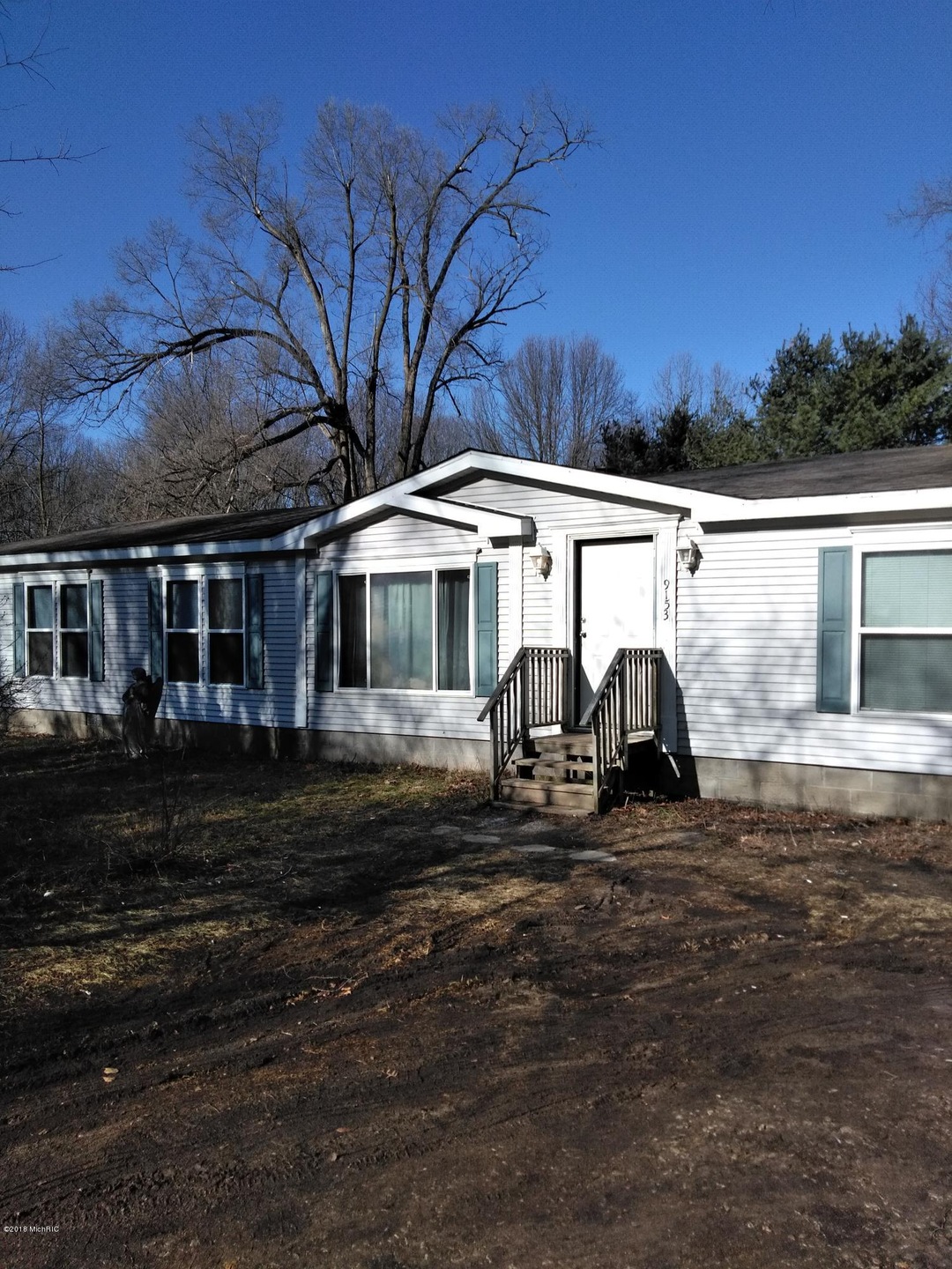 9596EFD8-B8D7-4594-88C1-C11EB65E5E3B