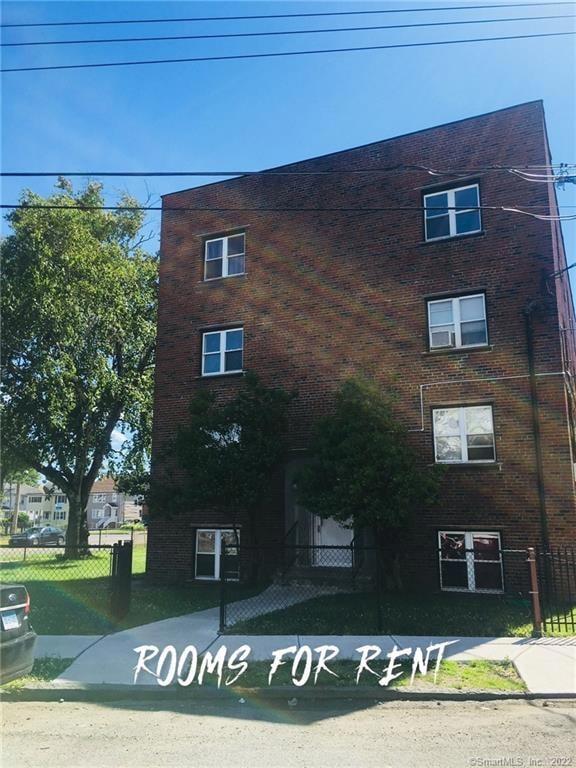 305 Parrott Ave unit 2C, Bridge Port, CT 06606 - photo 1