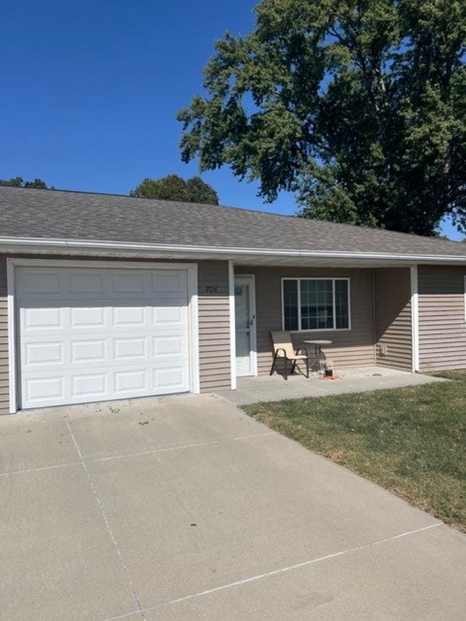 708 Derby St, Bellwood, NE 68624 - photo 1