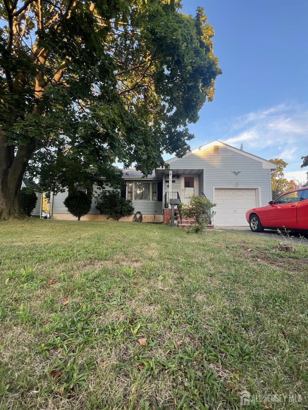 Under Contract $425,000