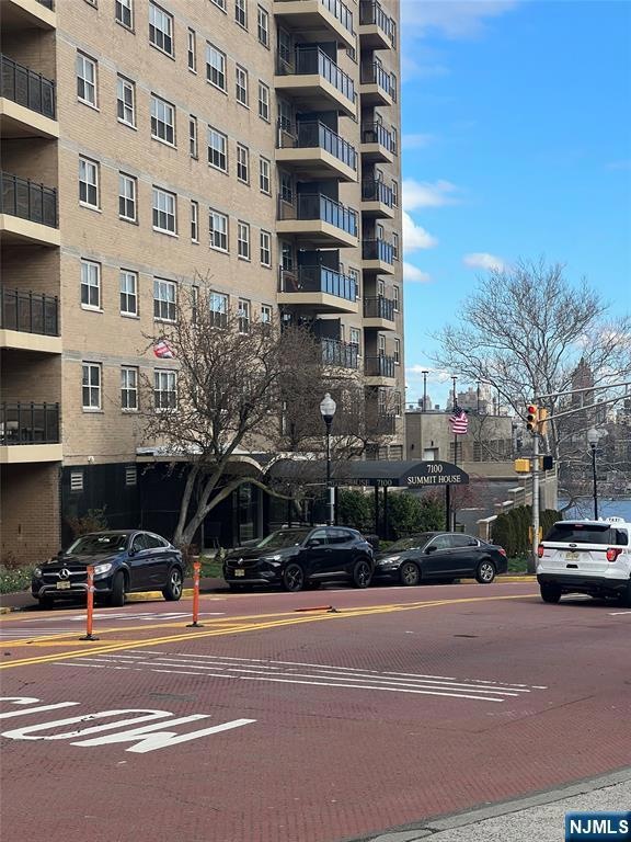 7100 Jfk Blvd E unit 5E, Guttenberg, NJ 07093 - photo 1