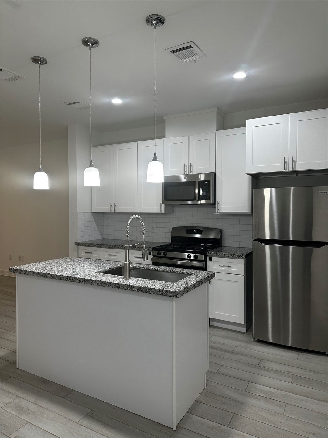 7209 Carver Rd unit A, Houston, TX 77088 - photo 1