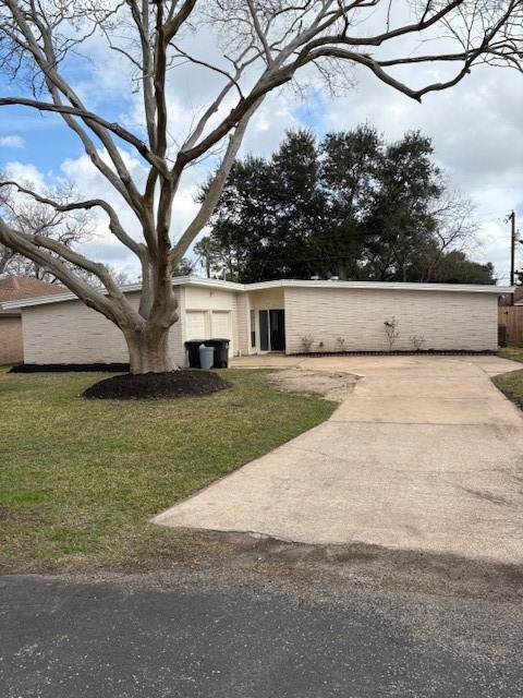 1515 Highland Dr, Alvin, TX 77511 - photo 1