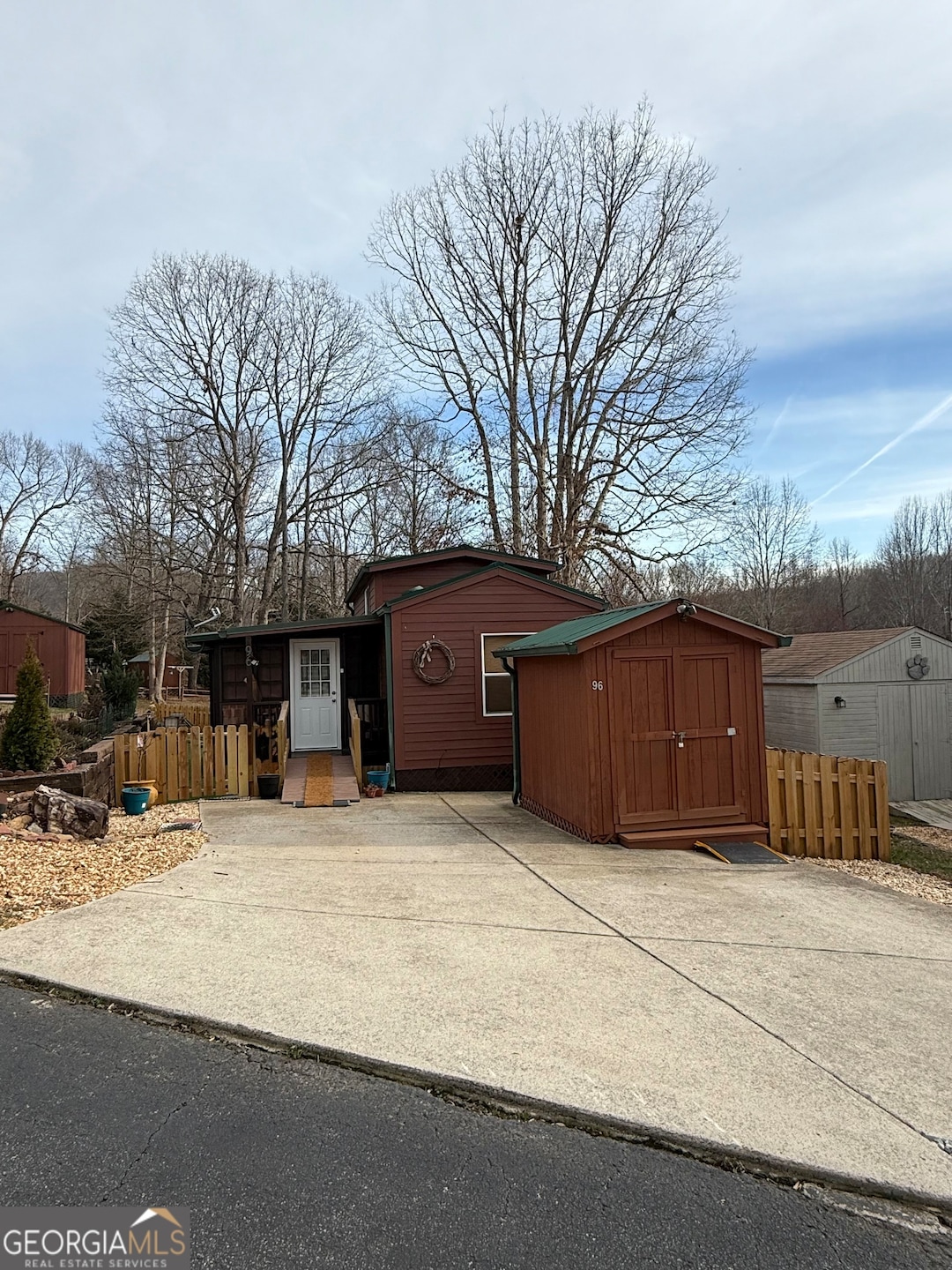 96 Stag Leap Dr, Cleveland, GA 30528 - photo 1