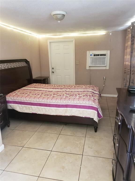 2120 NW 27th St unit EAST EFFICIENCY, Oakland Park, FL 33311 - photo 1