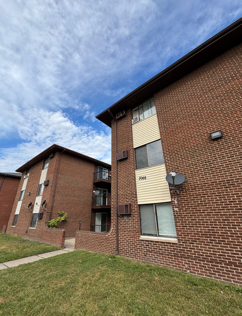 3068 Bernice Ave unit 3S, Lansing, IL 60438 - photo 1