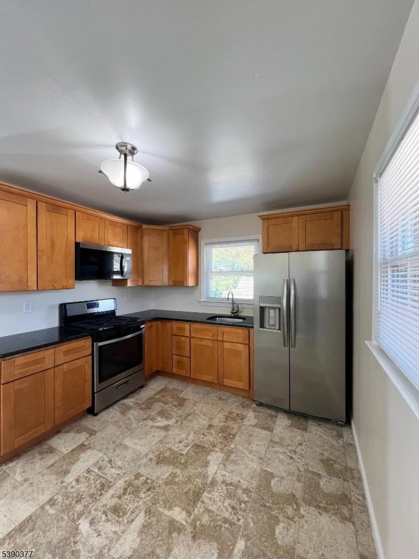 1575 Lenox Place unit 2, Rahway, NJ 07065 - photo 1