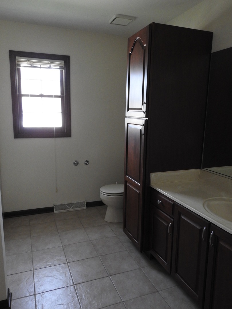 1108 Hollingswood Ave, Naperville, IL 60564 - photo 1