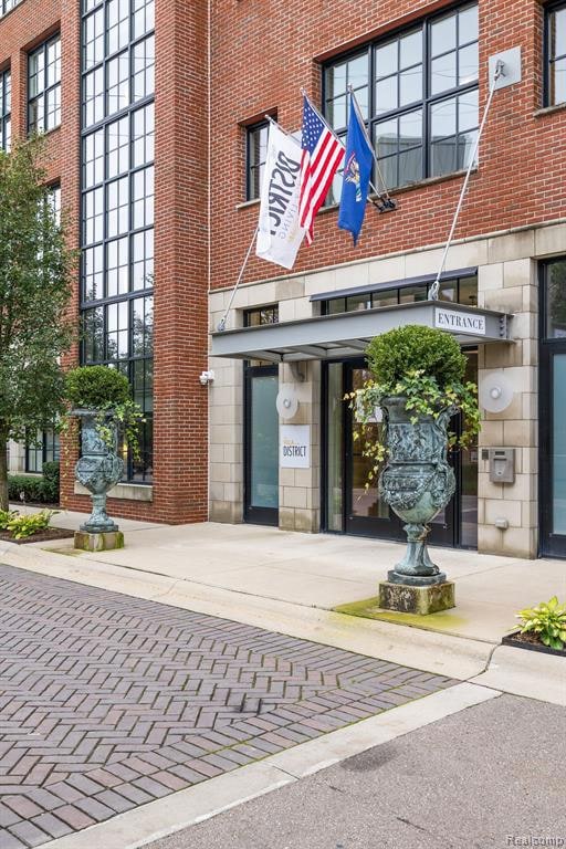 2051 Villa Rd unit 304, Birmingham, MI 48009 - photo 1