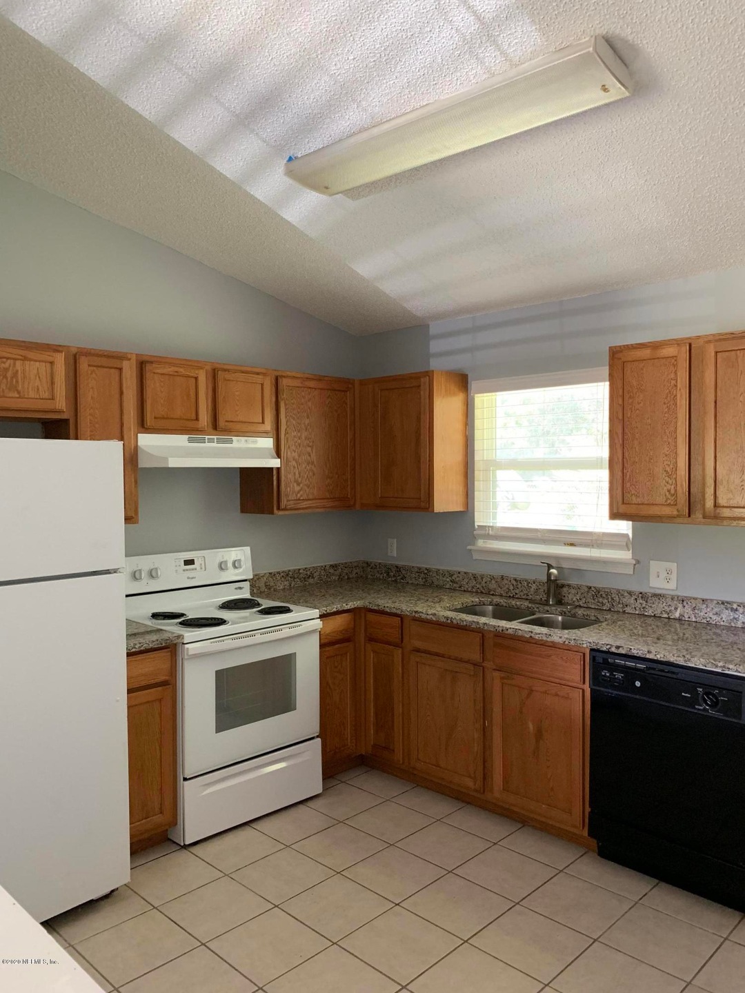 5863 105th St, Jacksonville, FL 32244 - photo 1