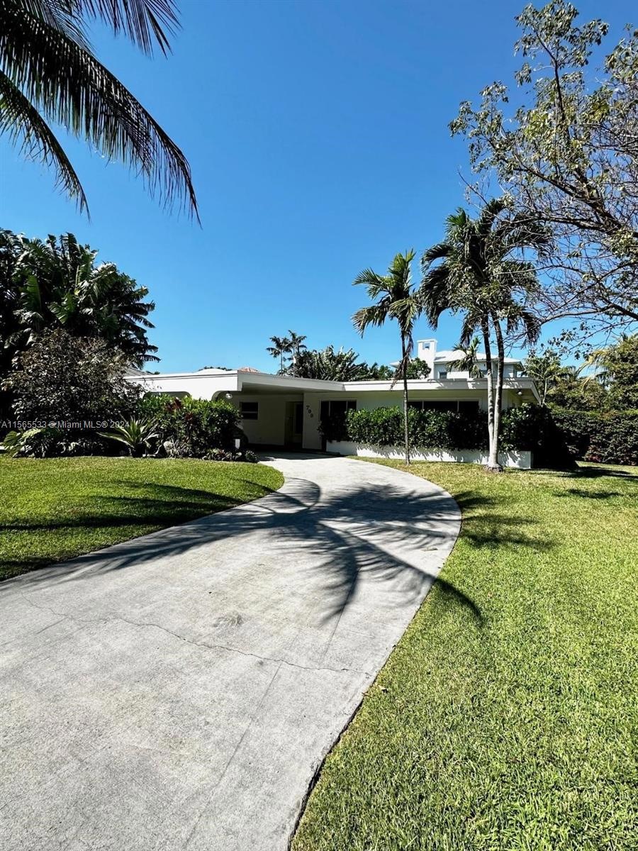 799 Curtiswood Dr, Key Biscayne, FL 33149 - photo 1