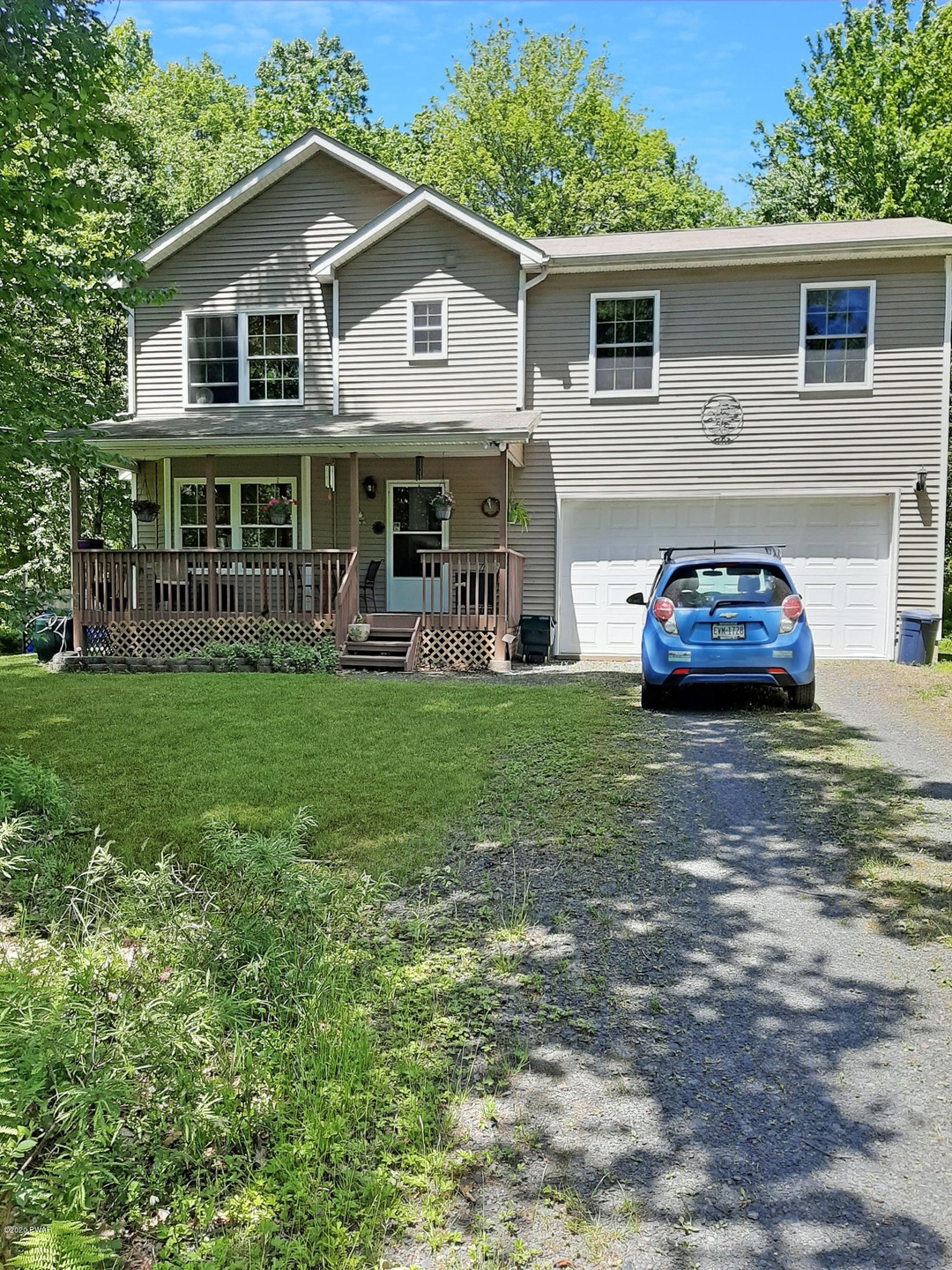 271 Lake Forest Dr, Dingmans Ferry, PA 18328 - photo 1