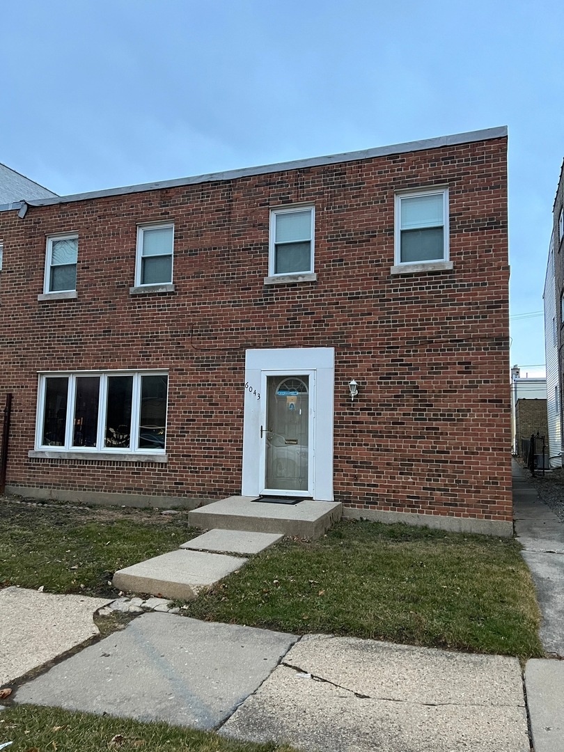 6043 N Mozart St, Chicago, IL 60659 - photo 1