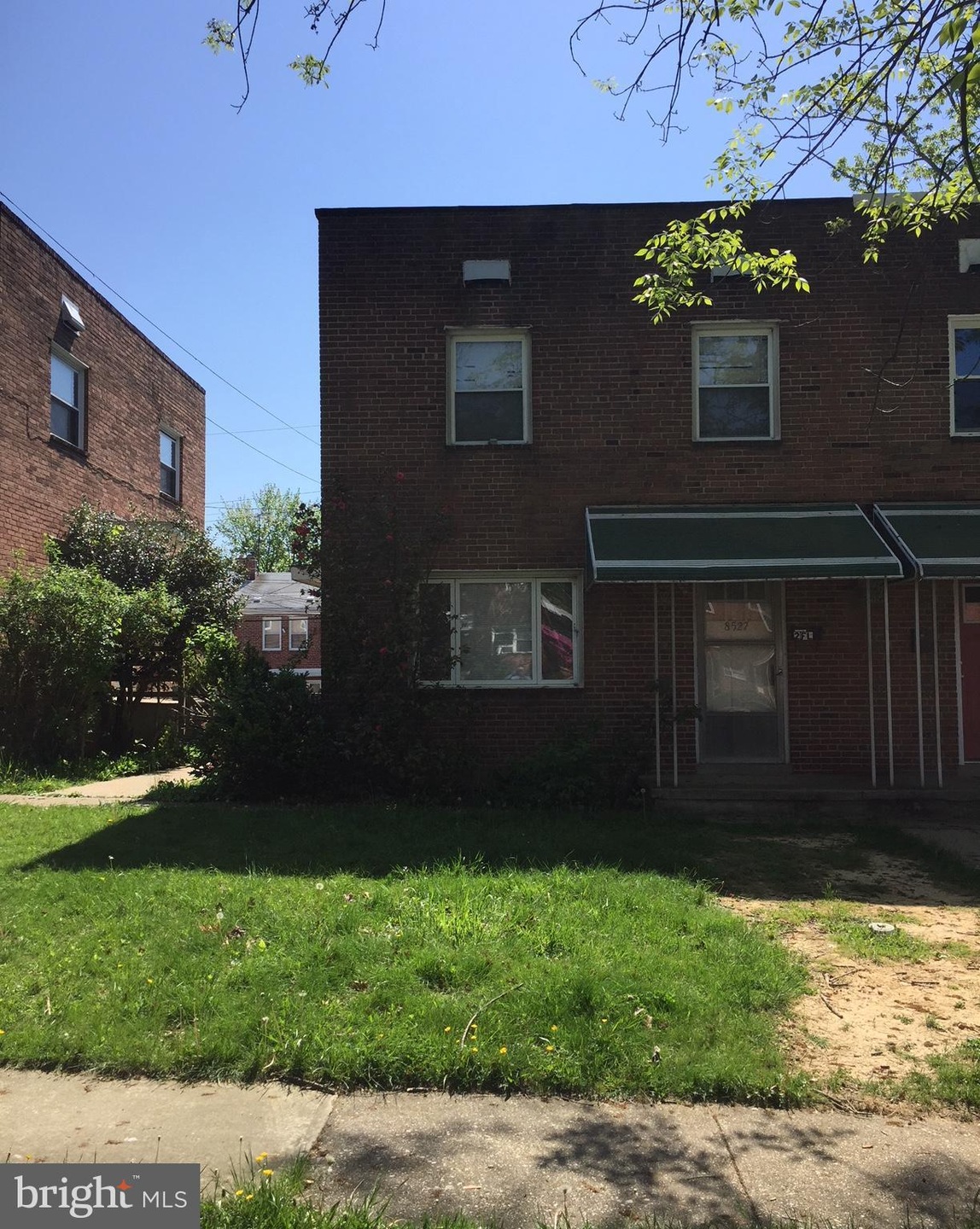 8527 Chestnut Oak Rd, Parkville, MD 21234 - photo 1
