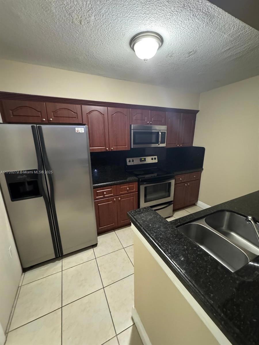 Kendall Lakes Towers unit 608, Miami, FL 33193 - photo 1
