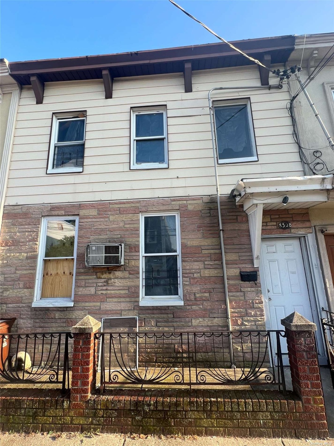 85-08 95th Ave, Ozone Park, NY 11416 - photo 1