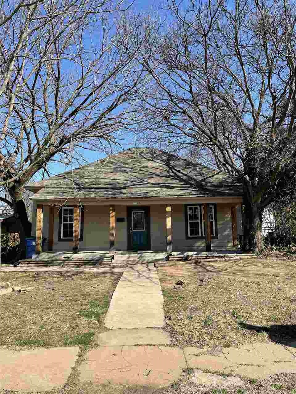 1105 W Chestnut Ave, Duncan, OK 73533 - photo 1