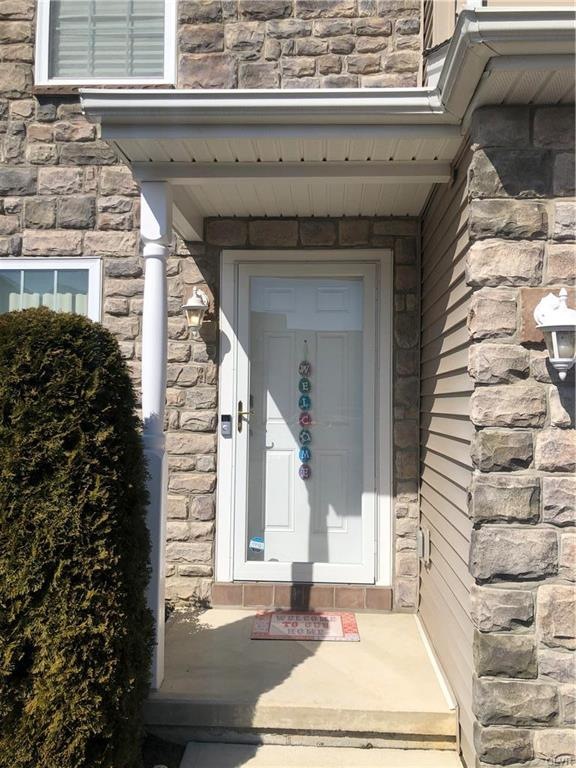 875 Fieldstone Trail, Easton, PA 18040 - photo 1