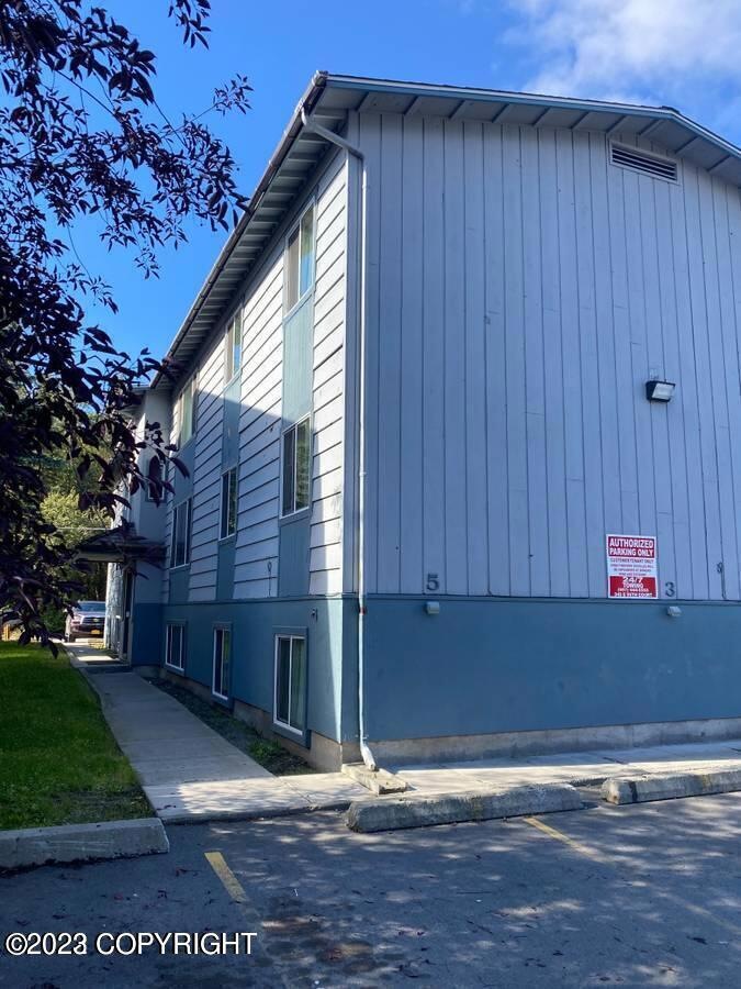 2303 Eureka St unit 1, Anchorage, AK 99503 - photo 1