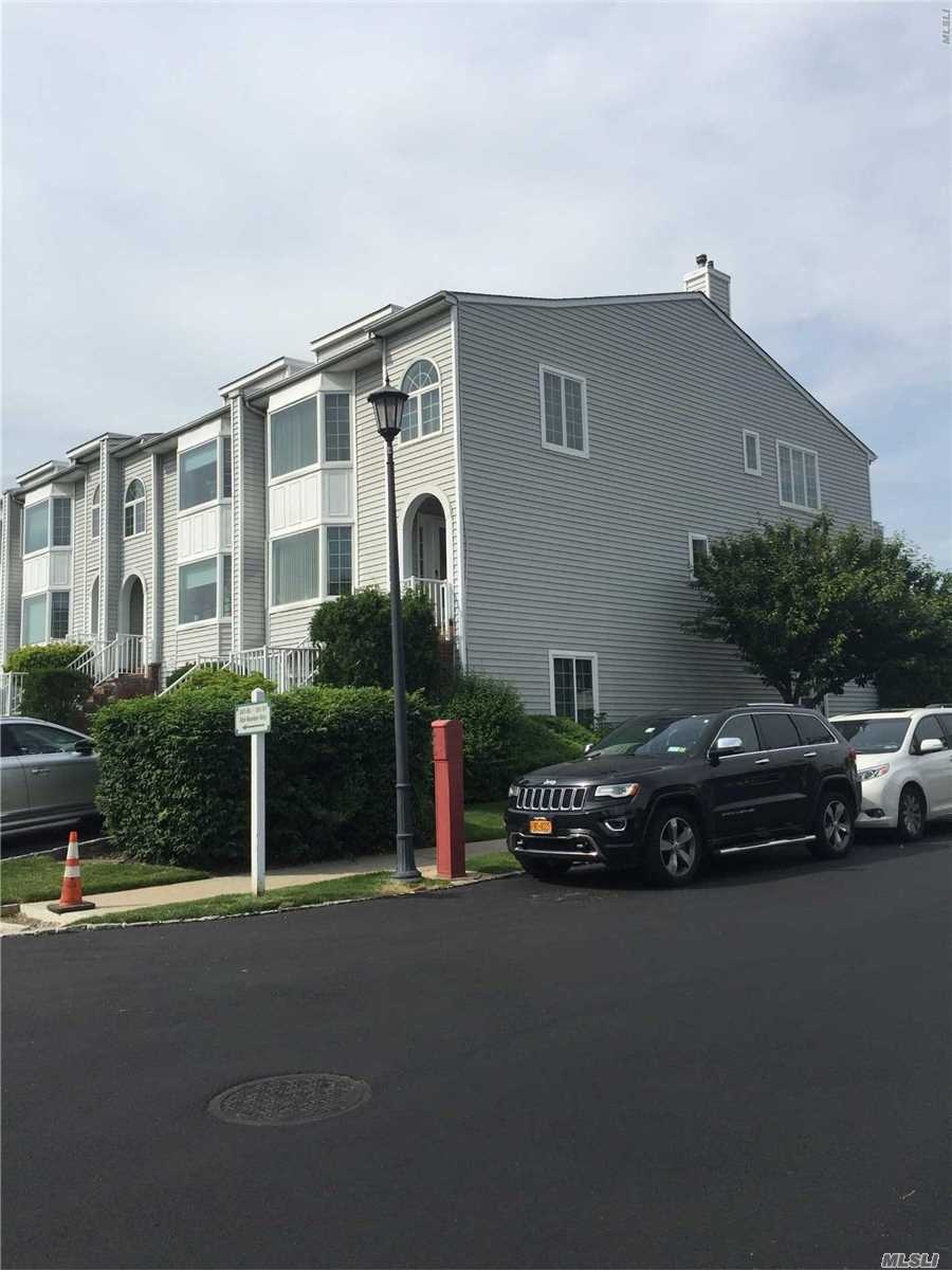 241-51B Oak Park Dr unit B, Little Neck, NY 11362 - photo 1