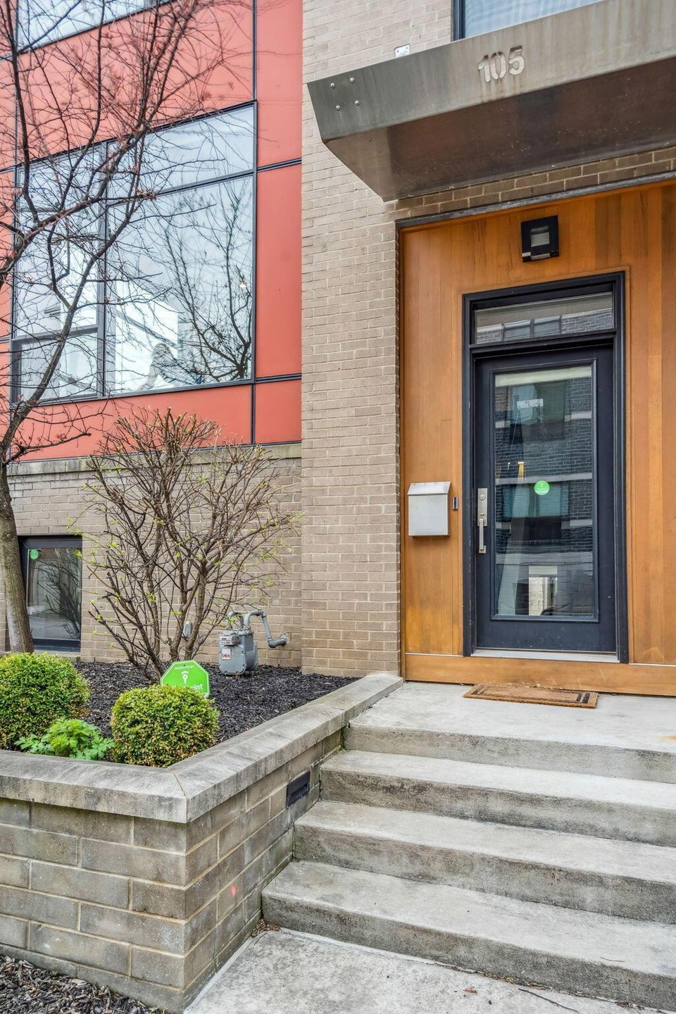 13-web-or-mls-105-aston-row-ln