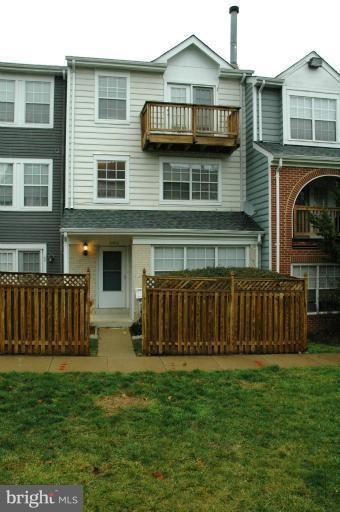 11212 Stagestone Way unit 10-11, Manassas, VA 20109 - photo 1