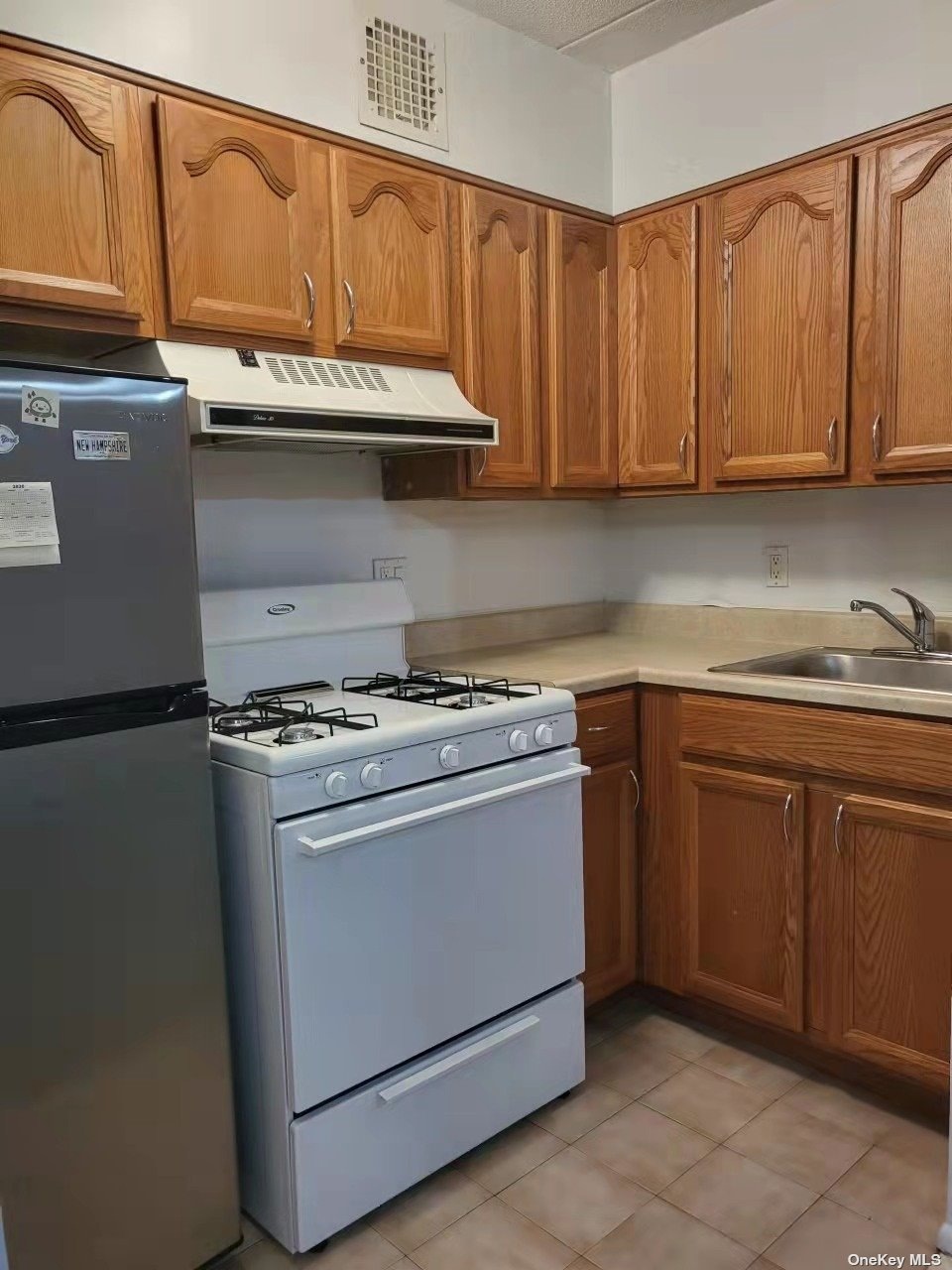 143-50 Barclay Ave unit 1F, Flushing, NY 11355 - photo 1