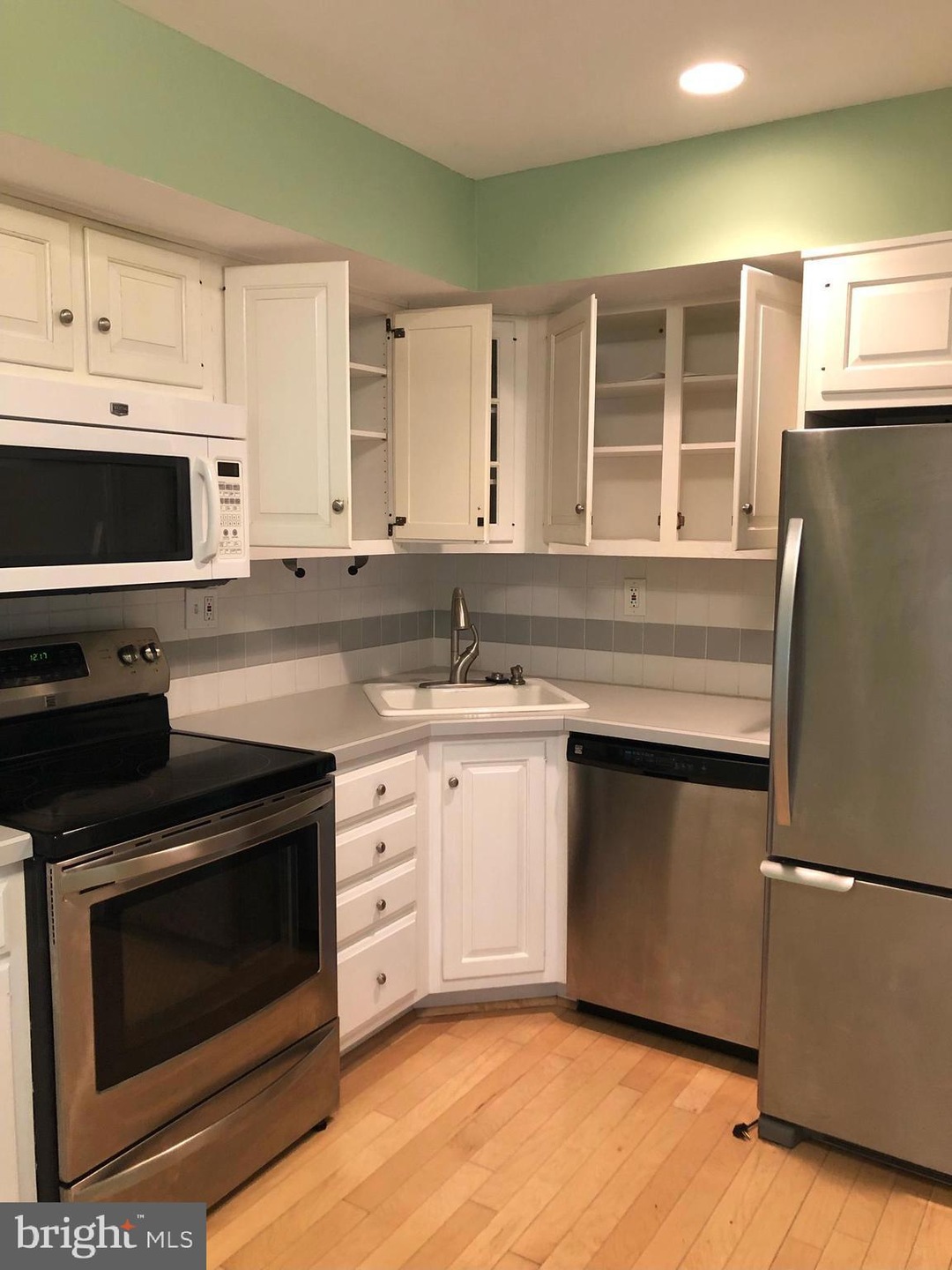 41 Kearney Dr, North Wales, PA 19454 - photo 1