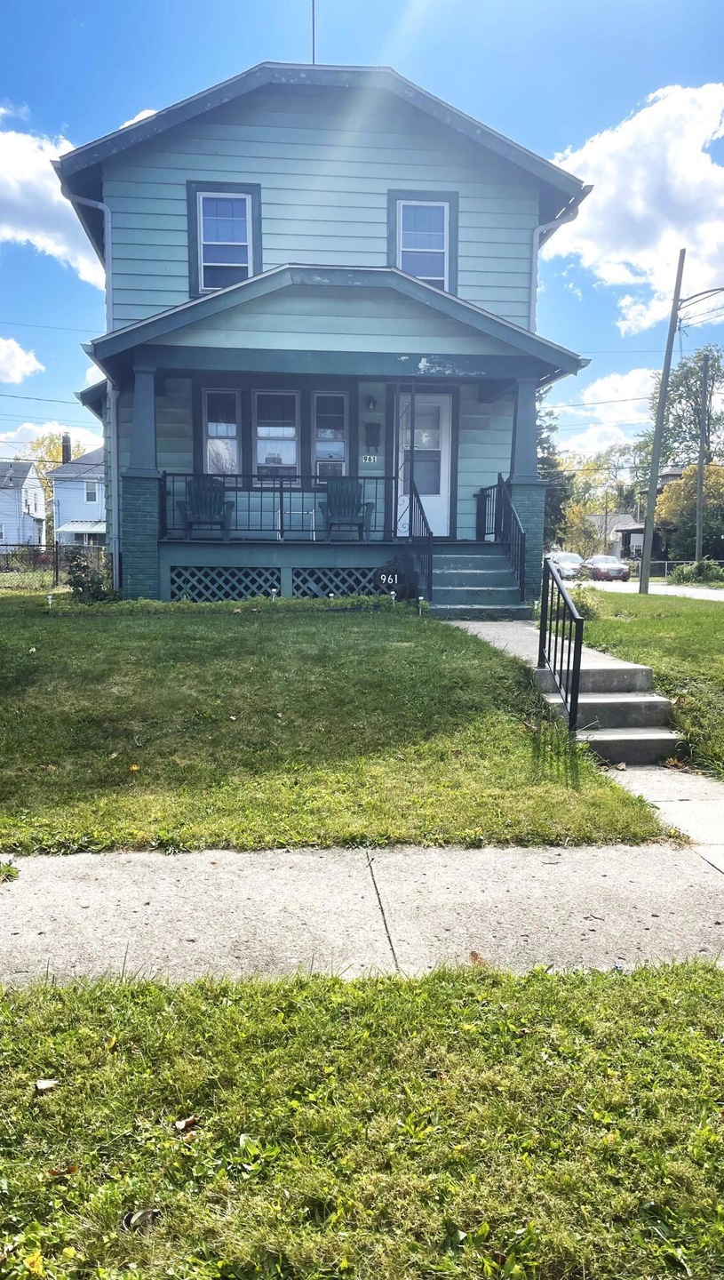 961 E 15th Front Pic