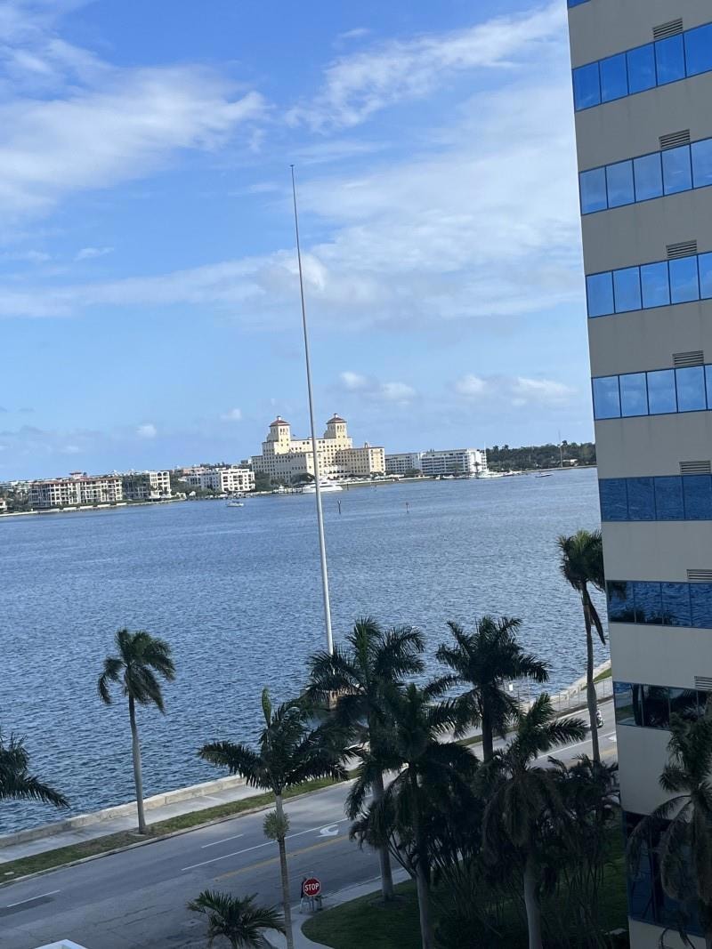 The Slade unit 716, West Palm Beach, FL 33401 - photo 1