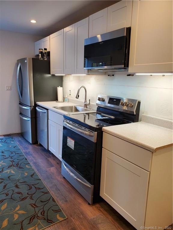 393 Ridge Rd unit 1, Orange, CT 06477 - photo 1