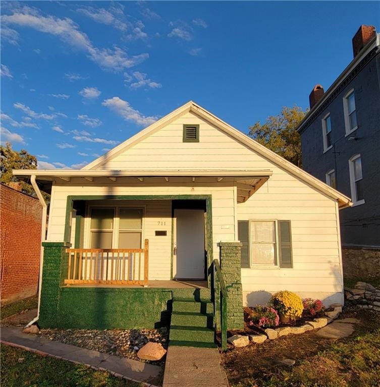 711 N 4th St, Saint Joseph, MO 64501 - photo 1