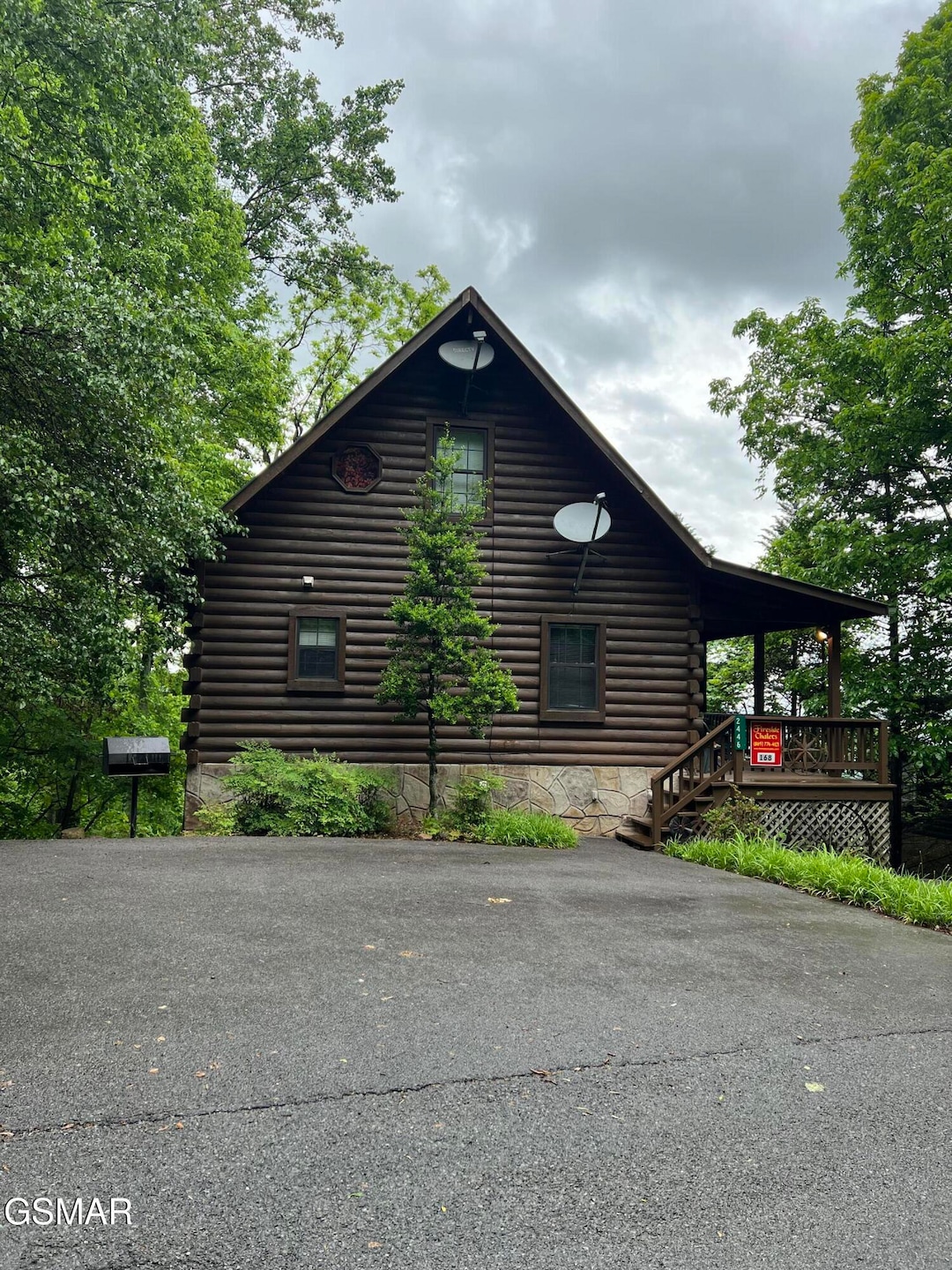 Sold $599,900 • Co-Listing Agent