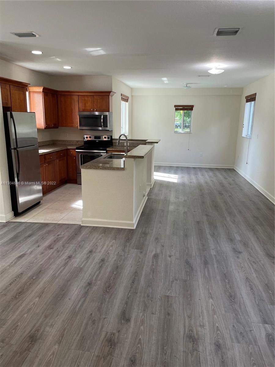 Living/dining area