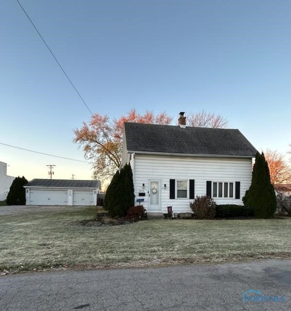 425 Oak Ave, Findlay, OH 45840 - photo 1