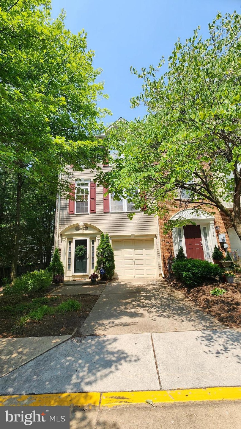 9128 Aventon Ct, Lorton, VA 22079 - photo 1