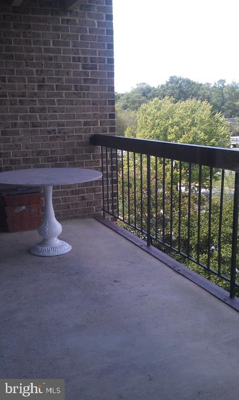 Treebrooke unit 512, Oakton, VA 22124 - photo 1