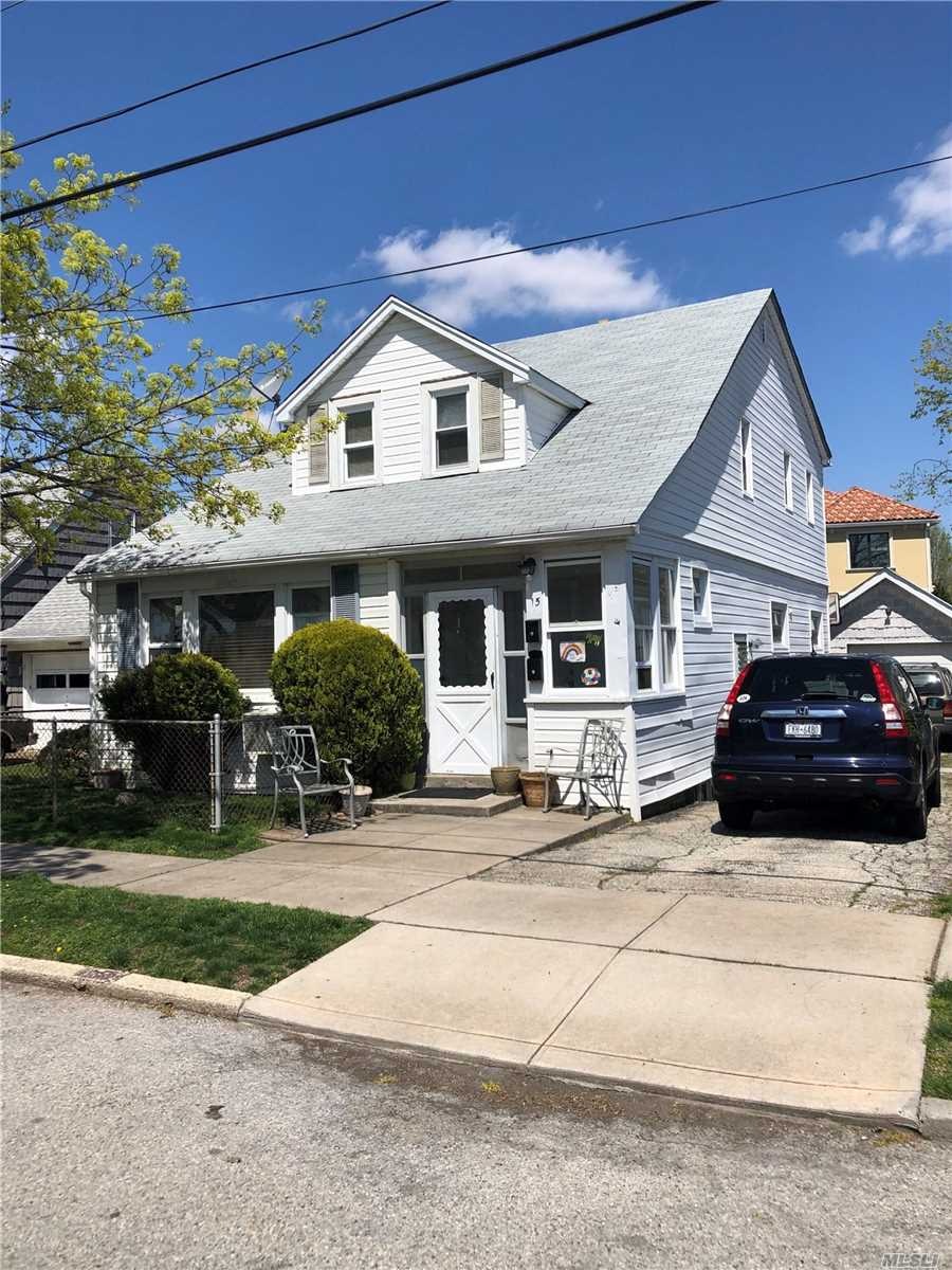 15 E Fenimore St, Valley Stream, NY 11580 - photo 1