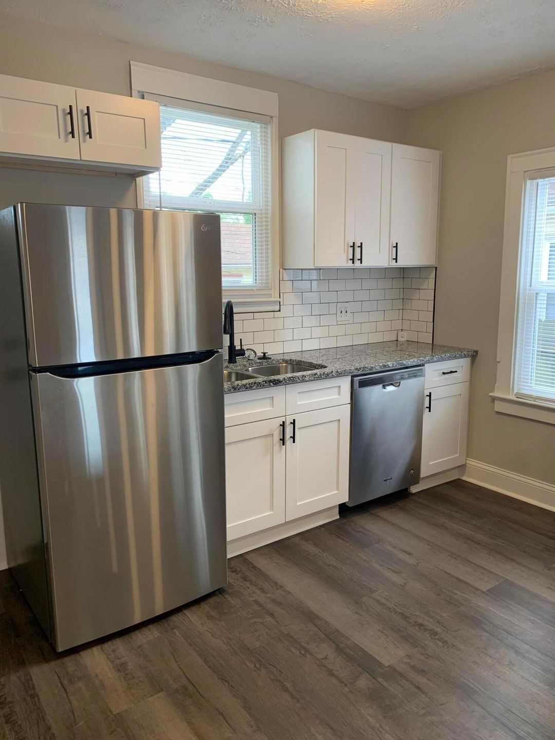 806 E Mithoff St, Columbus, OH 43206 - photo 1