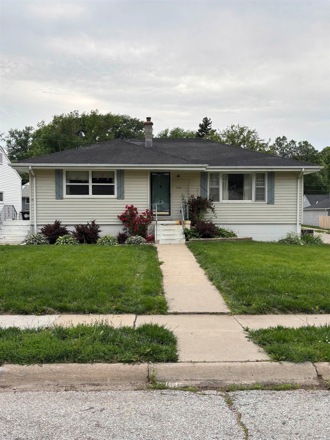 2302 S 47th St, Omaha, NE 68106 - photo 1