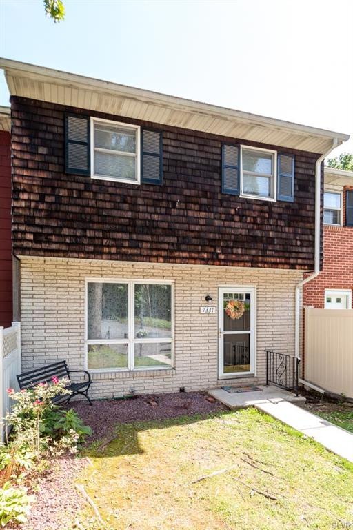 7331 Lehigh Cir, Slatington, PA 18080 - photo 1